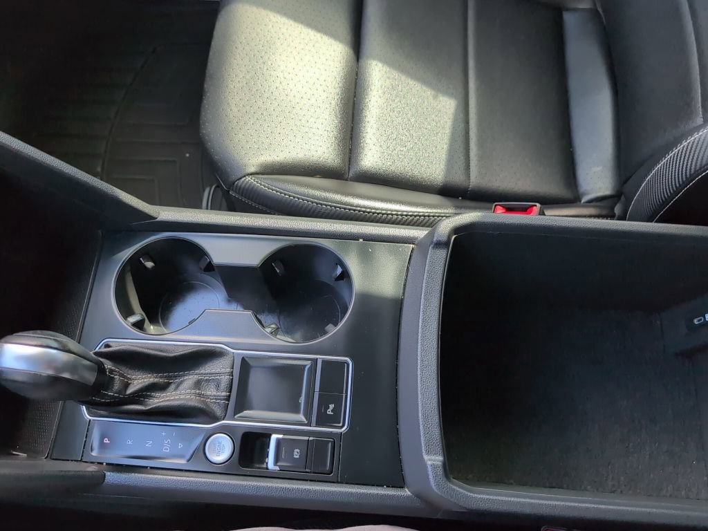 Used 2021 Volkswagen Atlas Cross Sport SE image 19