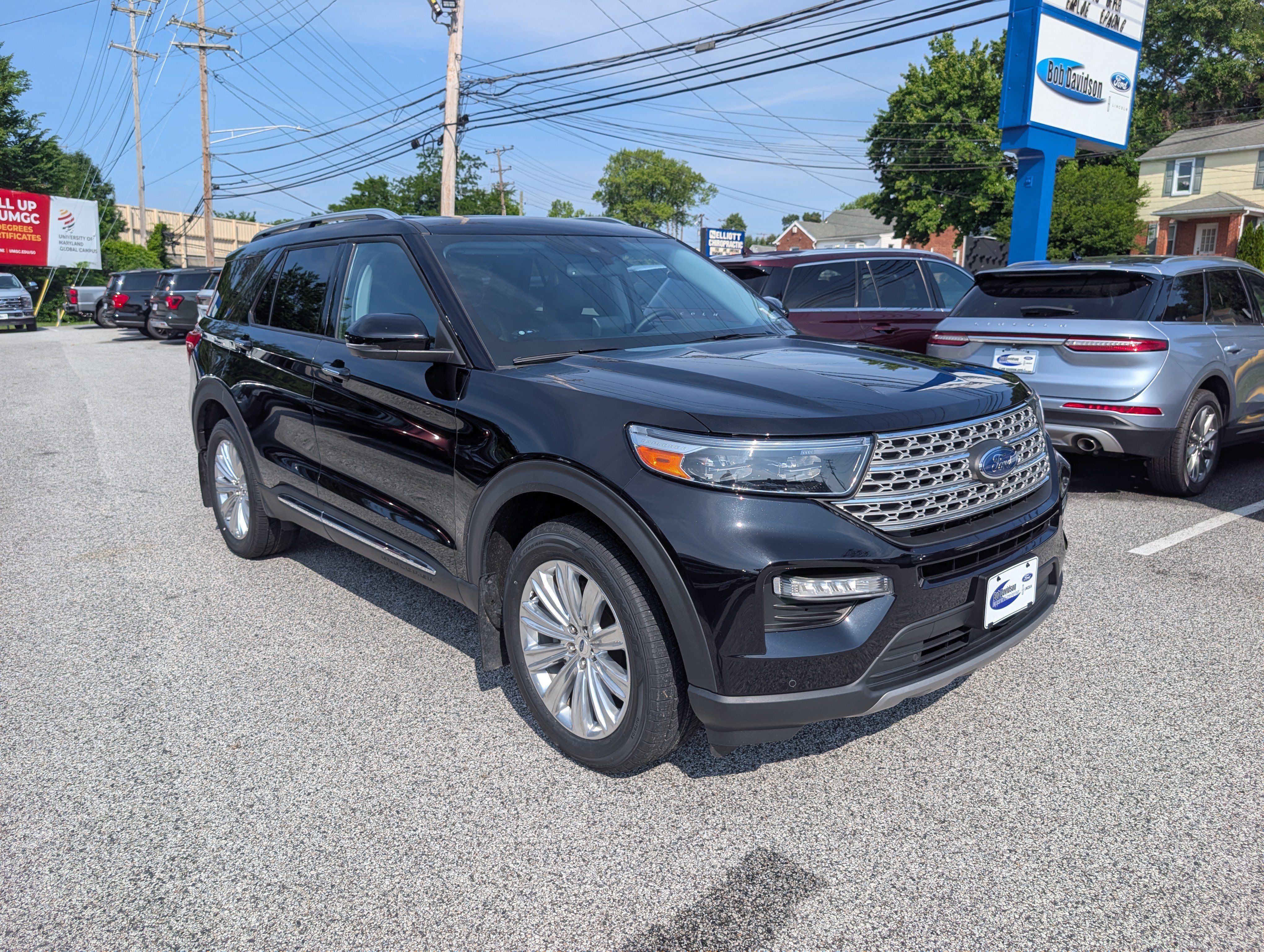 Certified 2022 Ford Explorer Limited w/ Limited Technology Package AWD/4WD image 9