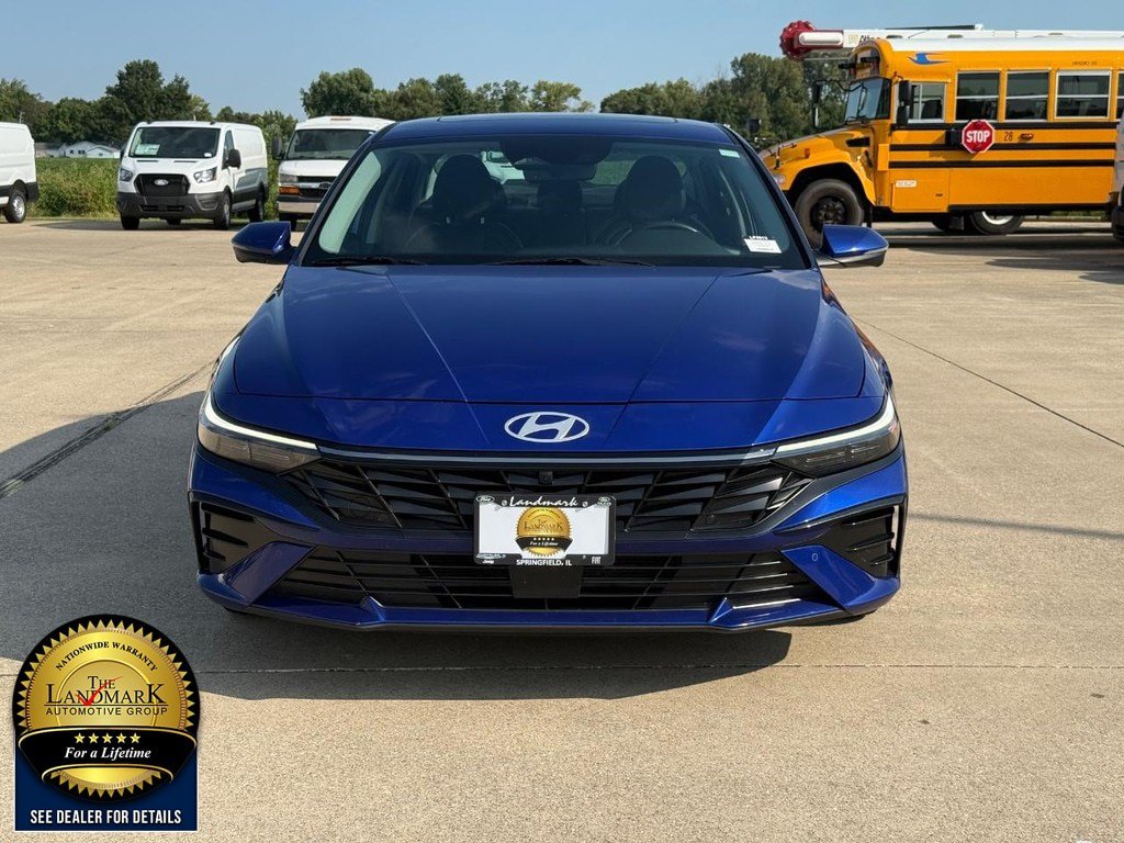 Used 2024 Hyundai Elantra Limited FWD image 2