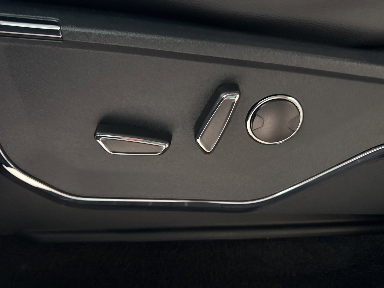 Certified 2023 Ford F150 Lariat w/ Equipment Group 502A High image 27