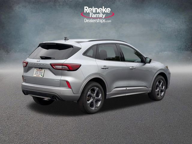 Certified 2023 Ford Escape ST-Line w/ Tech Pack #1 AWD/4WD image 5