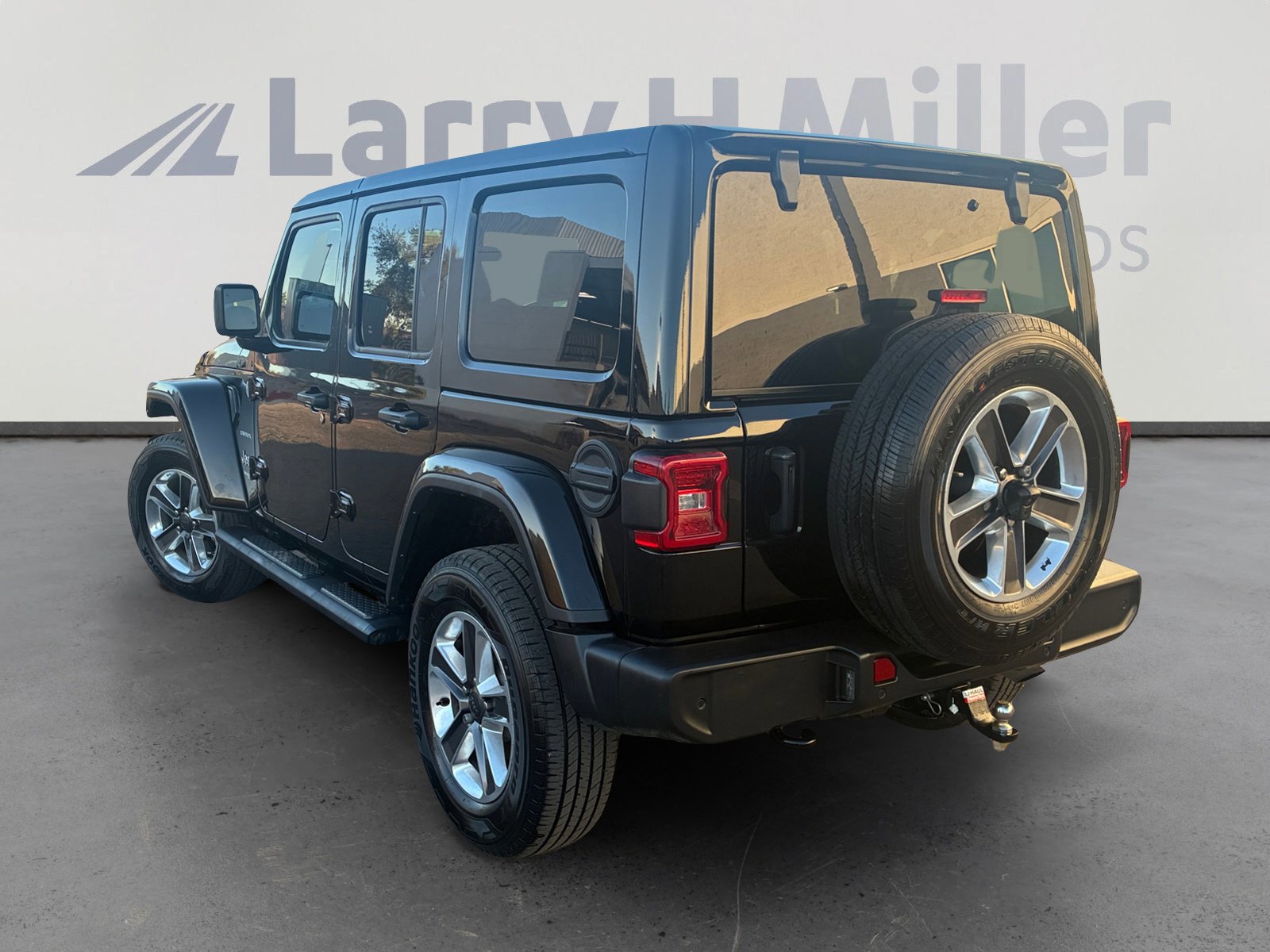 Used 2021 Jeep Wrangler Unlimited Sahara w/ Safety Group image 3