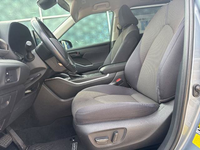Used 2020 Toyota Highlander LE FWD image 8