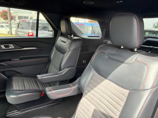 Certified 2025 Ford Explorer ST-Line AWD/4WD image 21