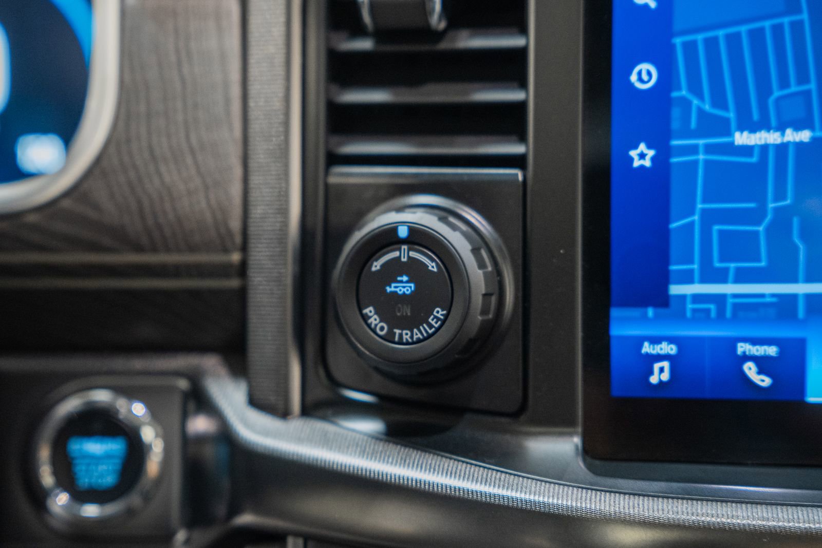 Certified 2023 Ford F150 Platinum image 32