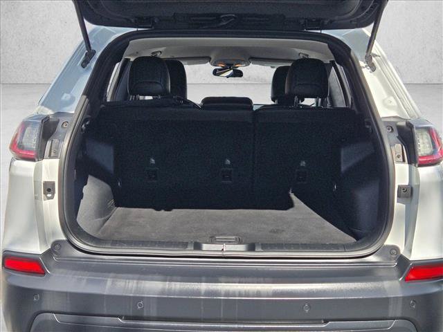Used 2020 Jeep Cherokee Latitude Plus w/ Cold Weather Group FWD image 6