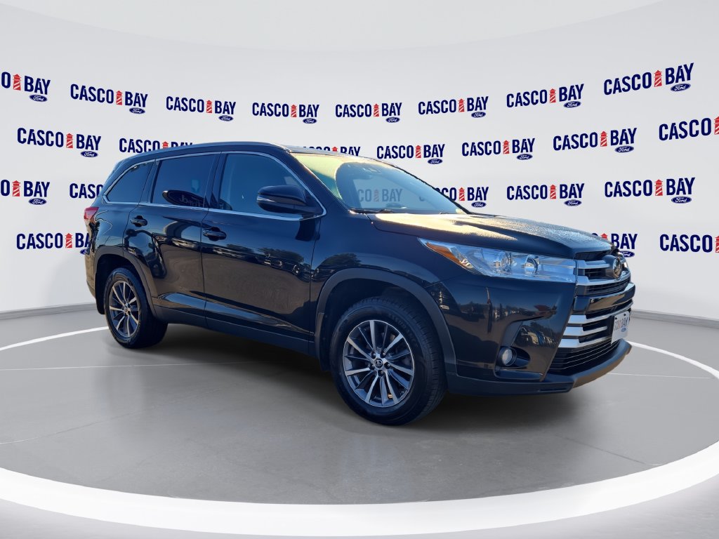 Used 2019 Toyota Highlander XLE w/ Carpet Mat Package (TMS)