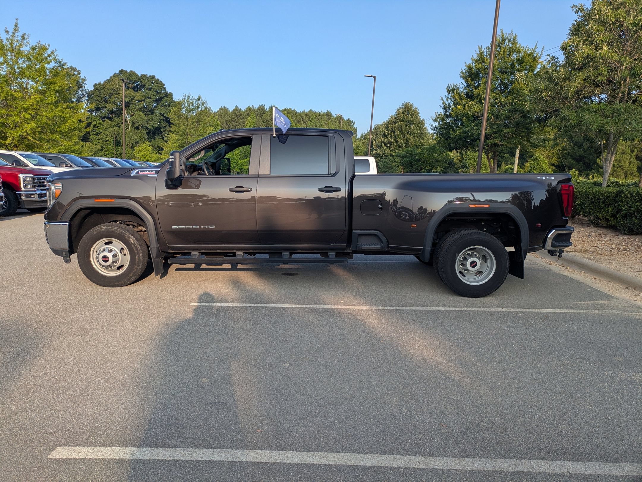 Used 2020 GMC Sierra 3500 4x4 Crew Cab w/ Gooseneck/5TH Wheel Package image 7