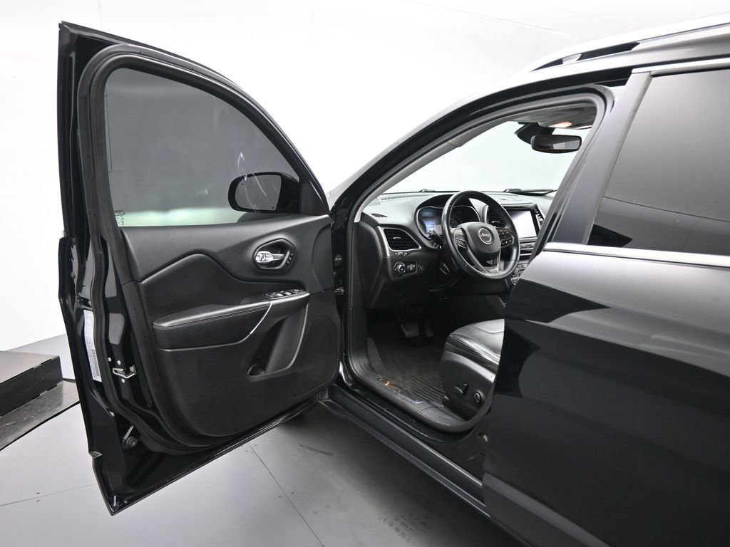 Used 2019 Jeep Cherokee Limited w/ Technology Group image 36