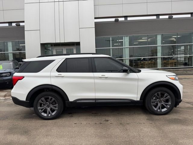 Certified 2023 Ford Explorer XLT w/ Equipment Group 202A image 4