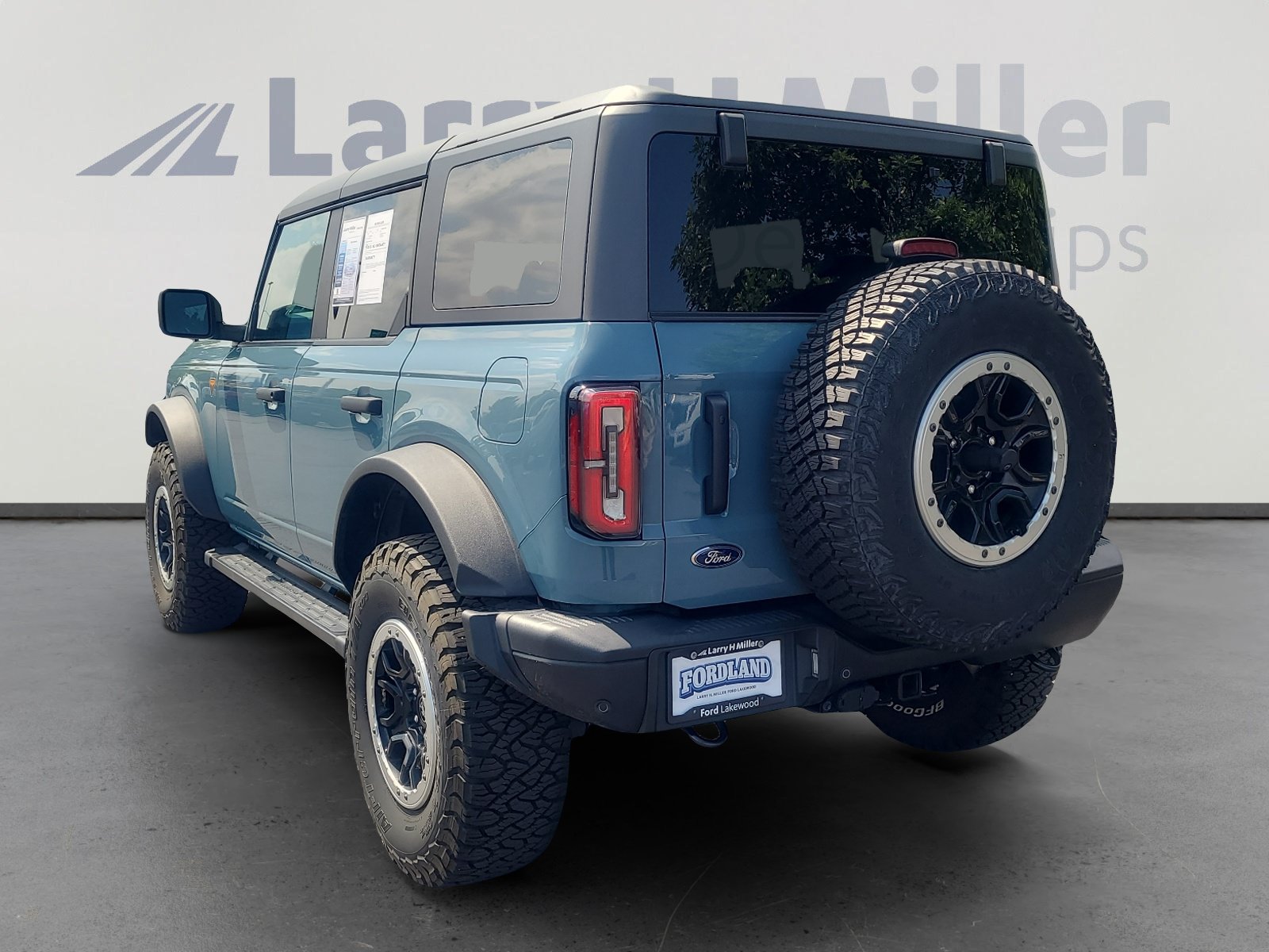 Certified 2023 Ford Bronco Badlands AWD/4WD image 3