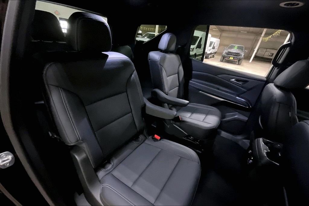 Used 2025 Chevrolet Traverse LT AWD/4WD image 25