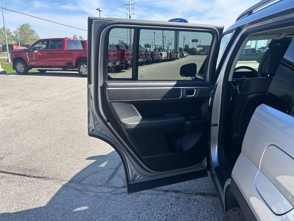 Used 2026 Hyundai Santa Fe SEL AWD/4WD image 16