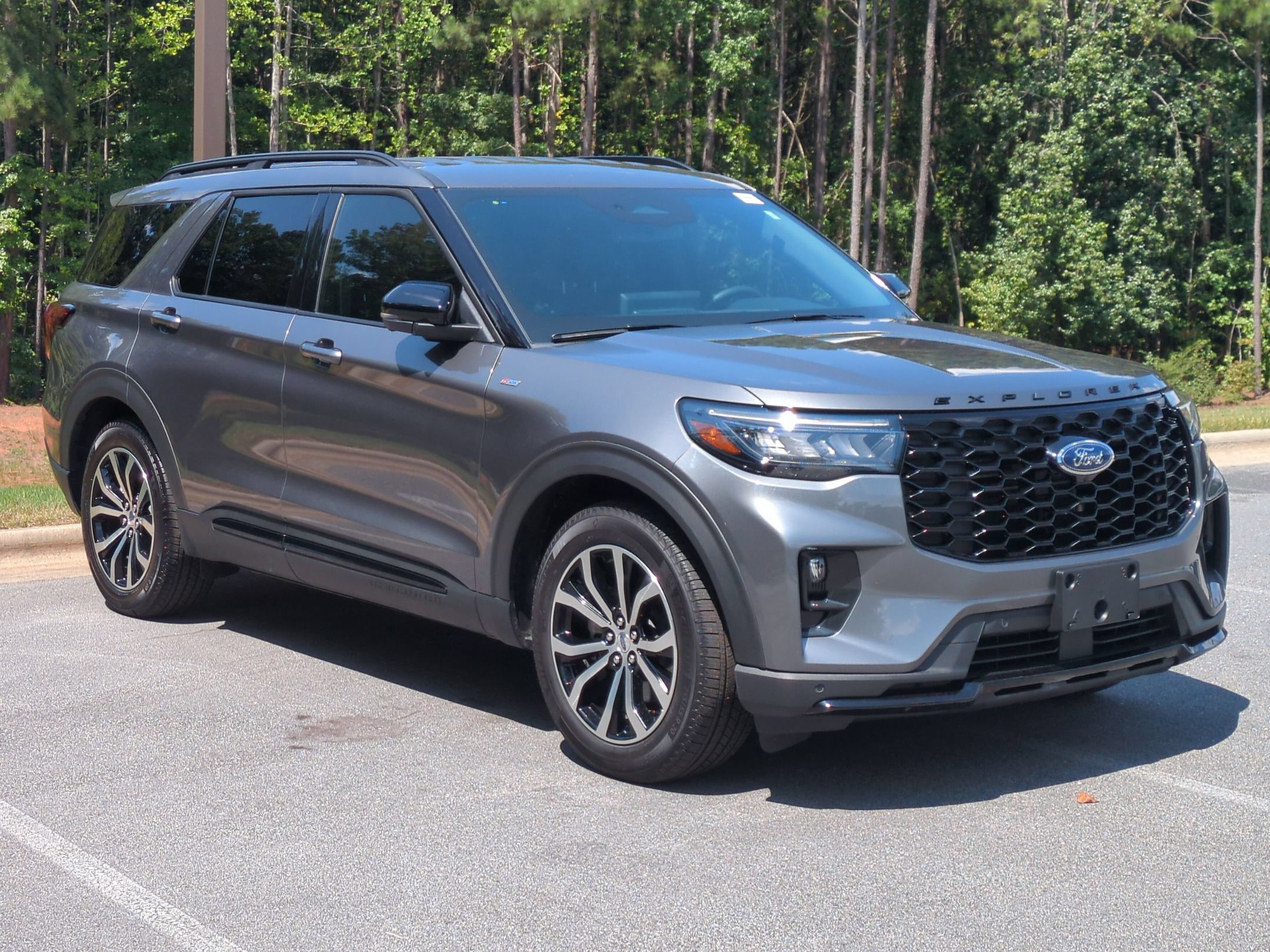Certified 2026 Ford Explorer ST-Line w/ Premium Package RWD image 2