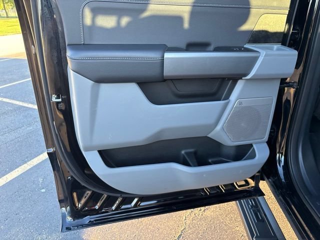 Certified 2025 Ford F250 XLT w/ Black Appearance Package AWD/4WD image 21