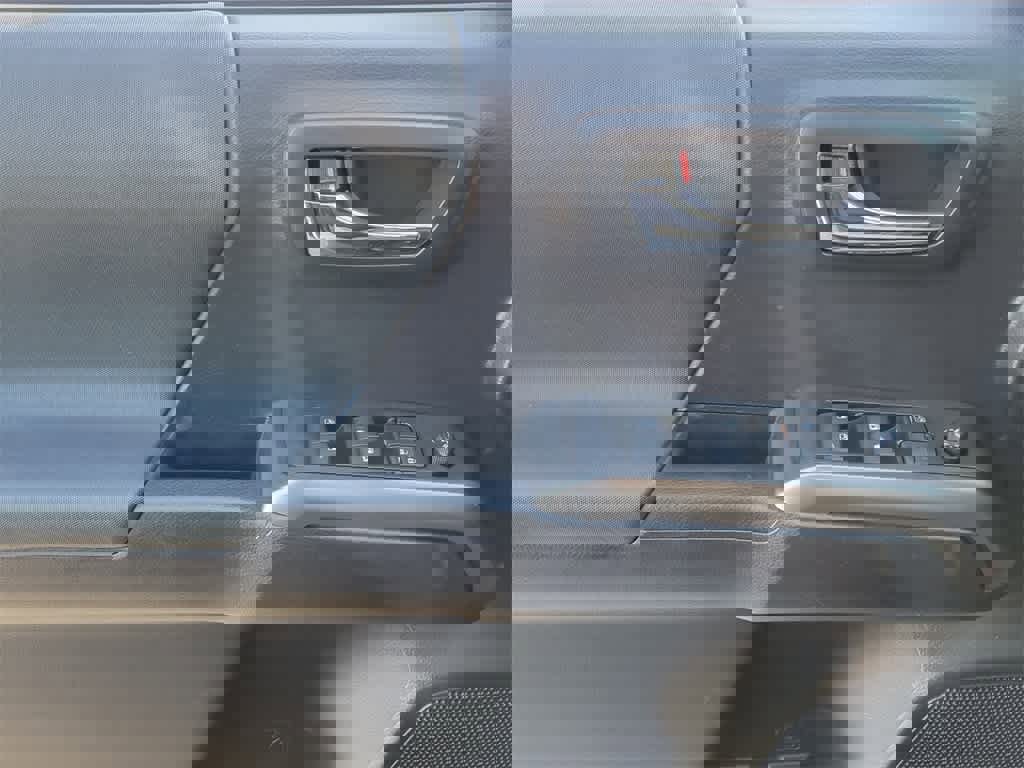 Used 2020 Toyota Tacoma TRD Sport image 18