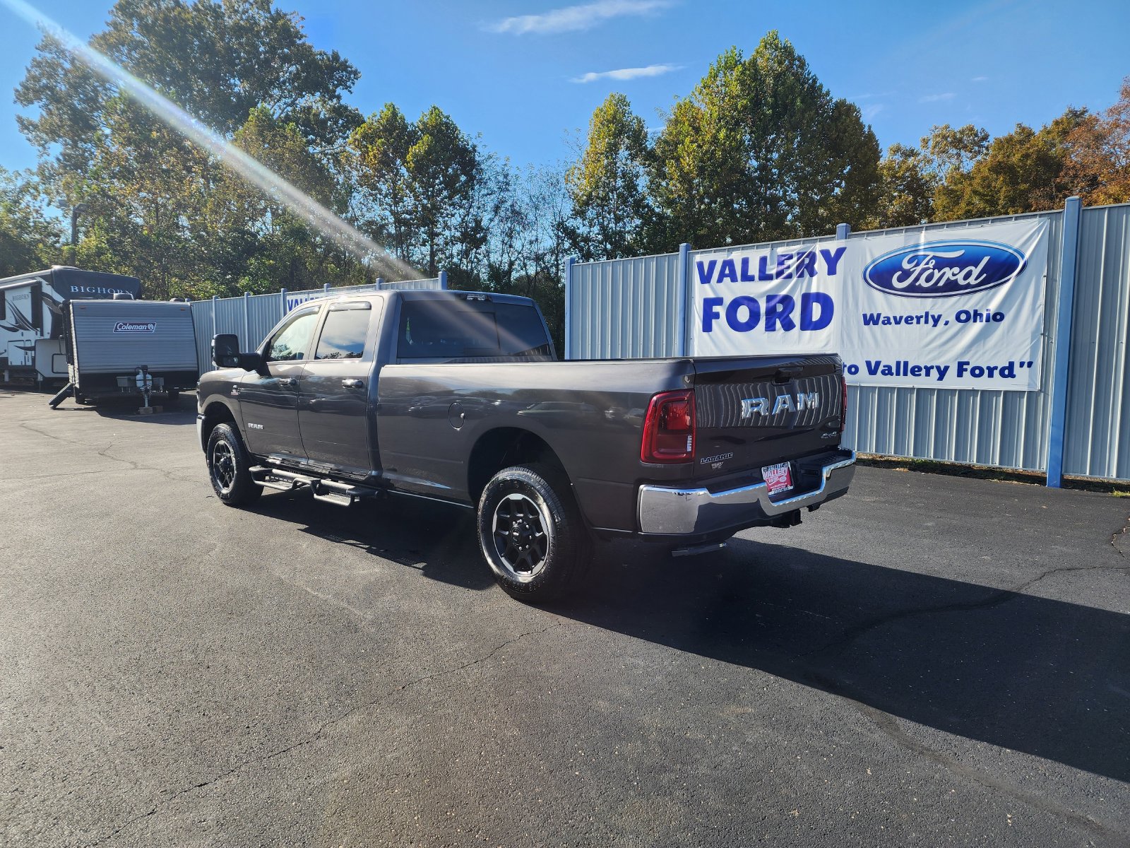 Used 2025 RAM 3500 Laramie AWD/4WD image 3