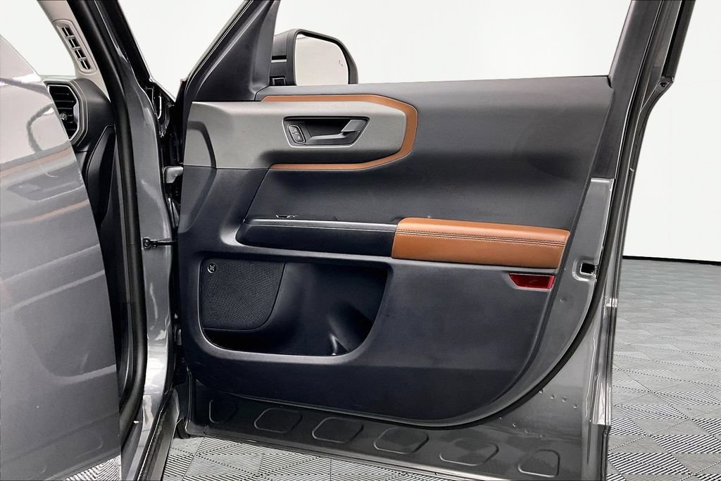 Certified 2025 Ford Bronco Sport Outer Banks w/ Outer Banks Tech Package+ AWD/4WD image 24