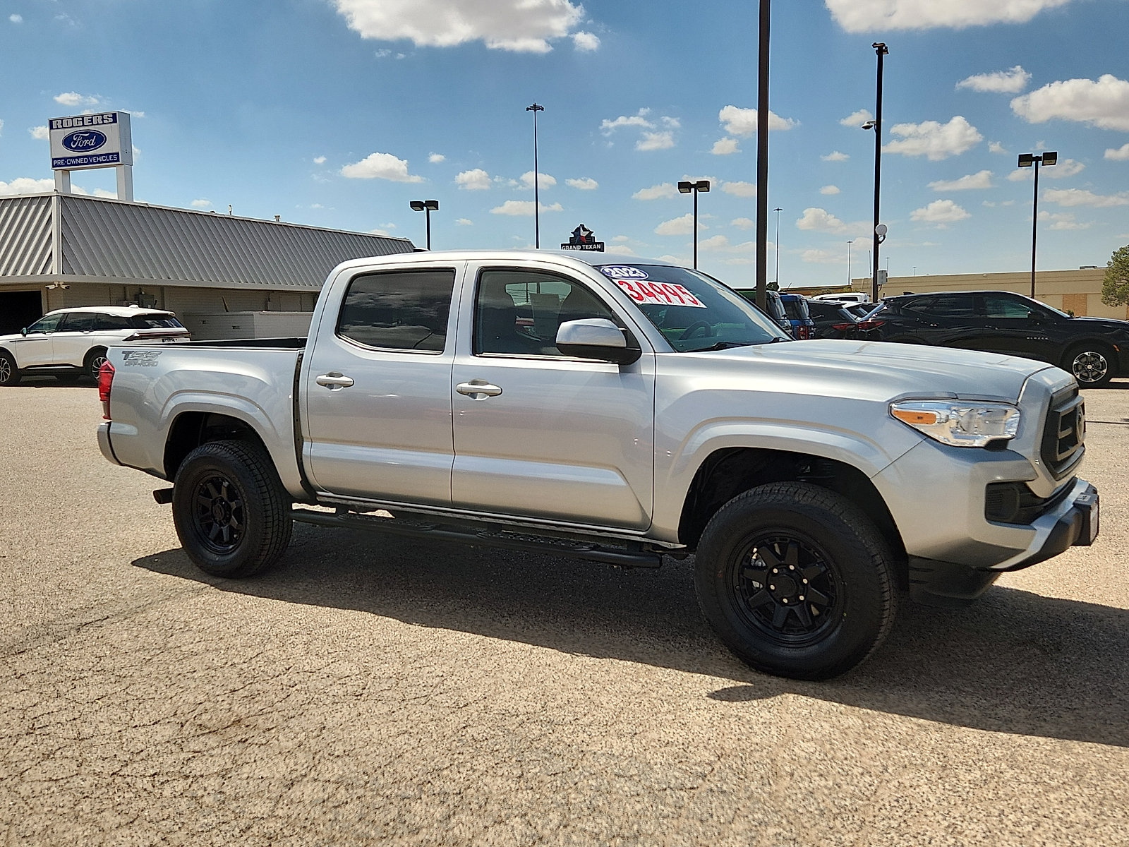 Used 2023 Toyota Tacoma SR AWD/4WD image 8