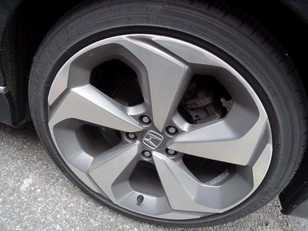 Used 2018 Honda Accord Touring image 11