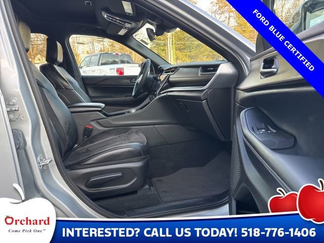 Used 2023 Jeep Grand Cherokee L Laredo image 17