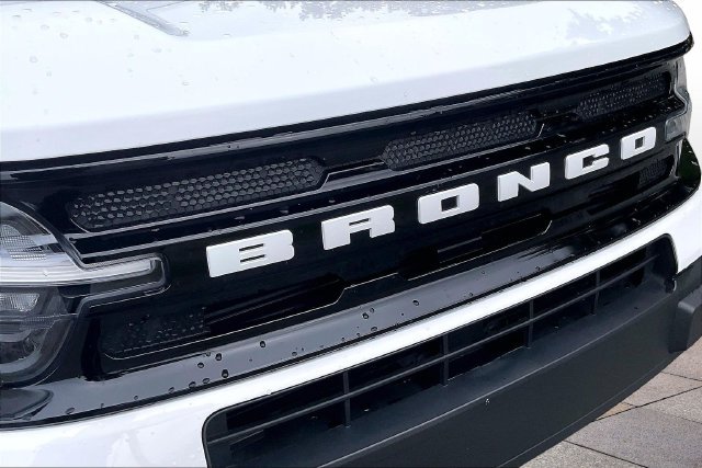 Certified 2024 Ford Bronco Sport Outer Banks AWD/4WD image 31