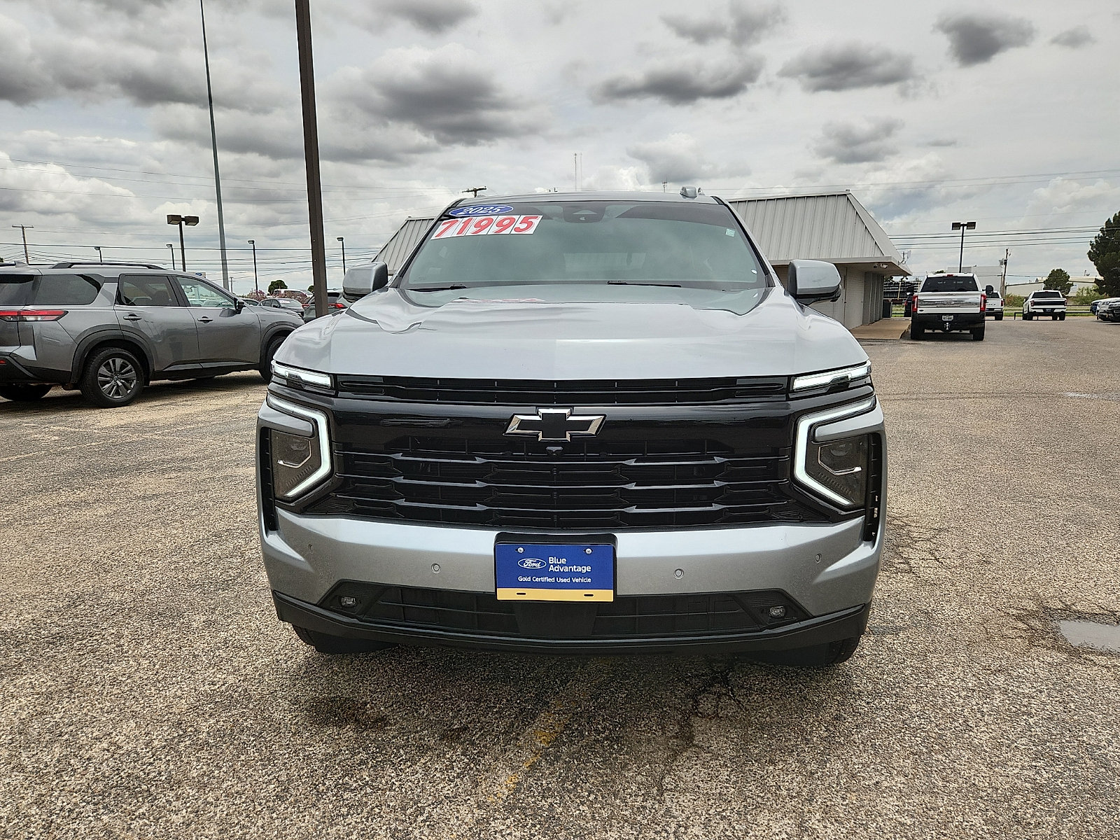 Used 2025 Chevrolet Tahoe RST AWD/4WD image 2