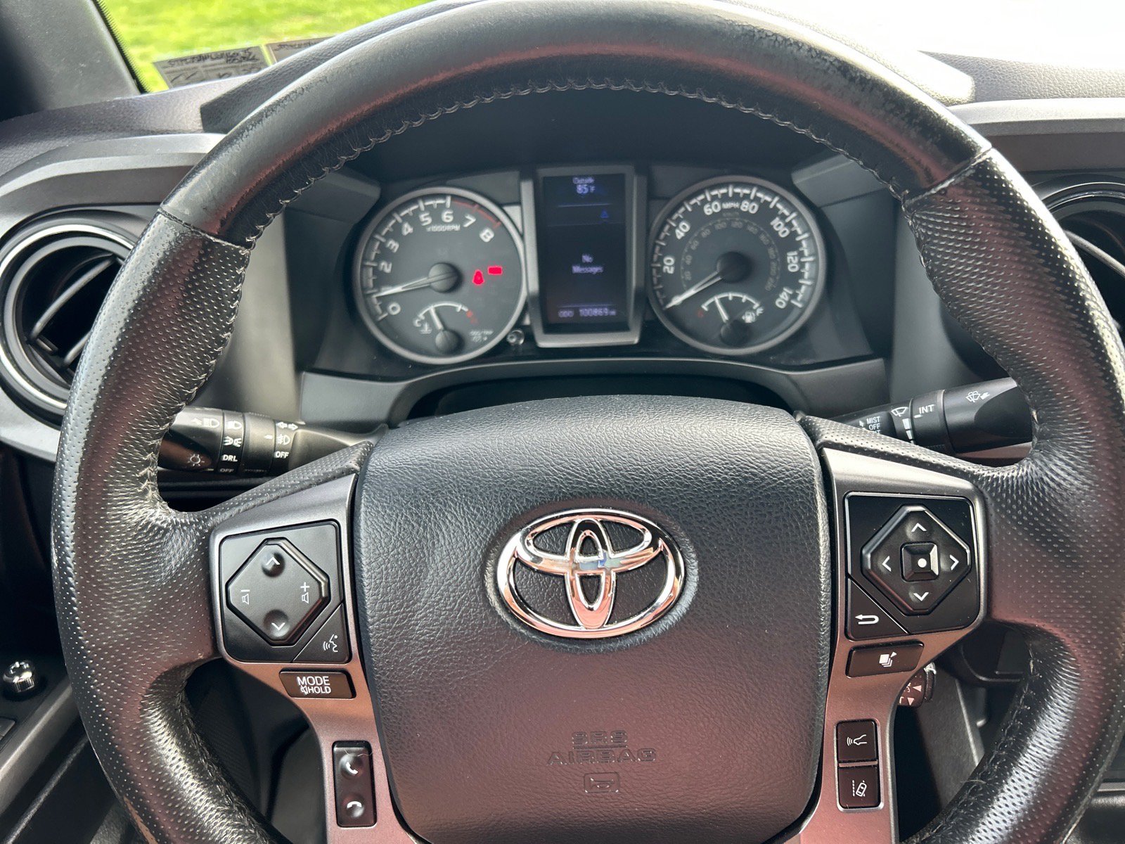 Used 2018 Toyota Tacoma TRD Sport AWD/4WD image 23