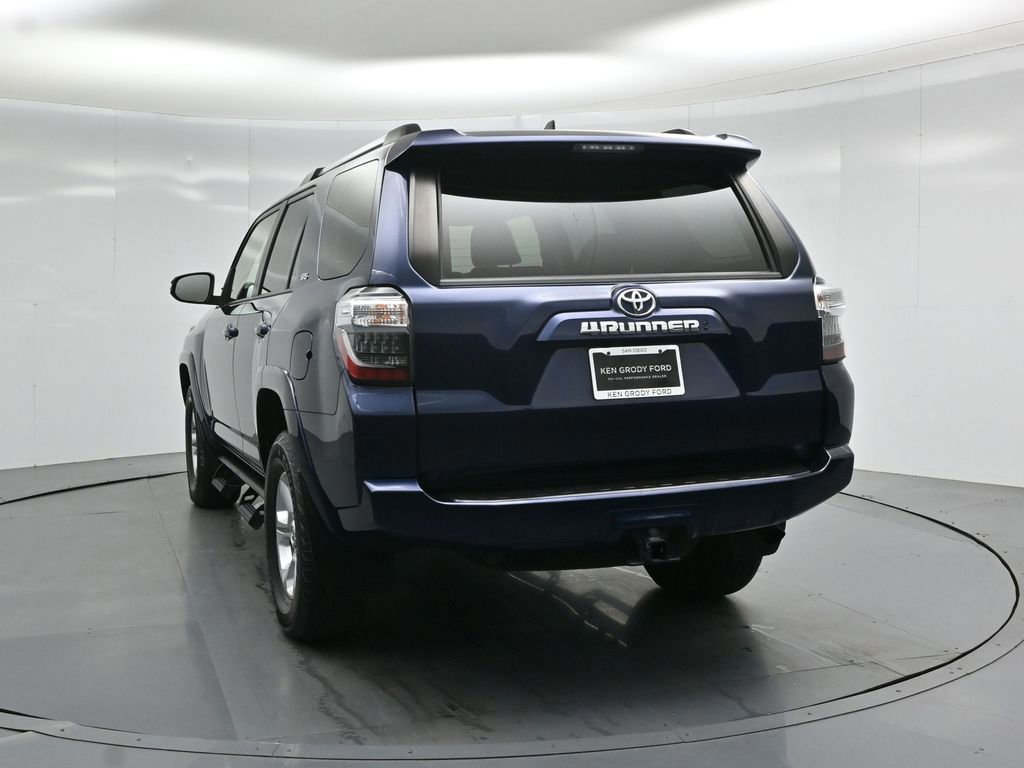 Used 2022 Toyota 4Runner SR5 Premium w/ Moonroof Package AWD/4WD image 19