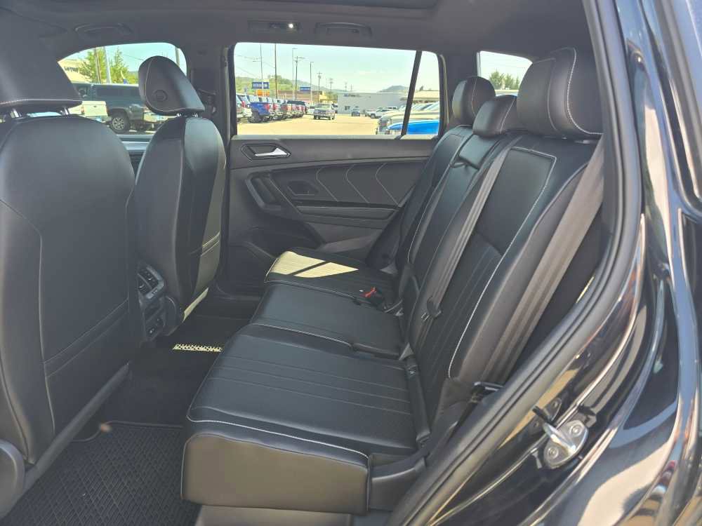 Used 2022 Volkswagen Tiguan SE R-Line AWD/4WD image 16