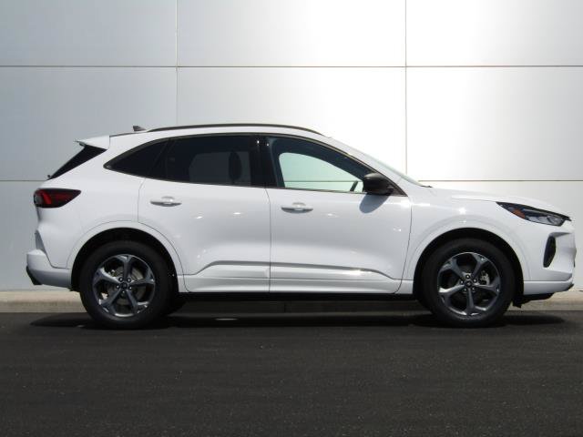 Certified 2023 Ford Escape ST-Line AWD/4WD image 3