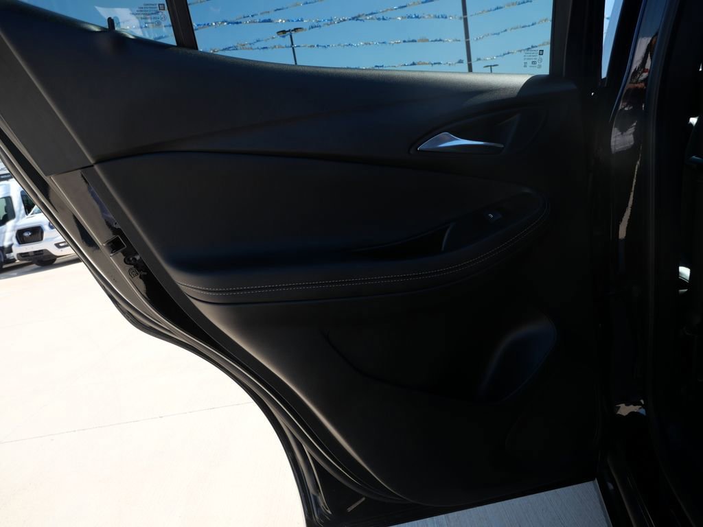 Used 2022 Buick Encore GX Select w/ Sport Touring Package image 13