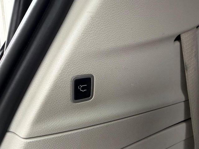 Used 2024 Chrysler Pacifica SELECT image 8