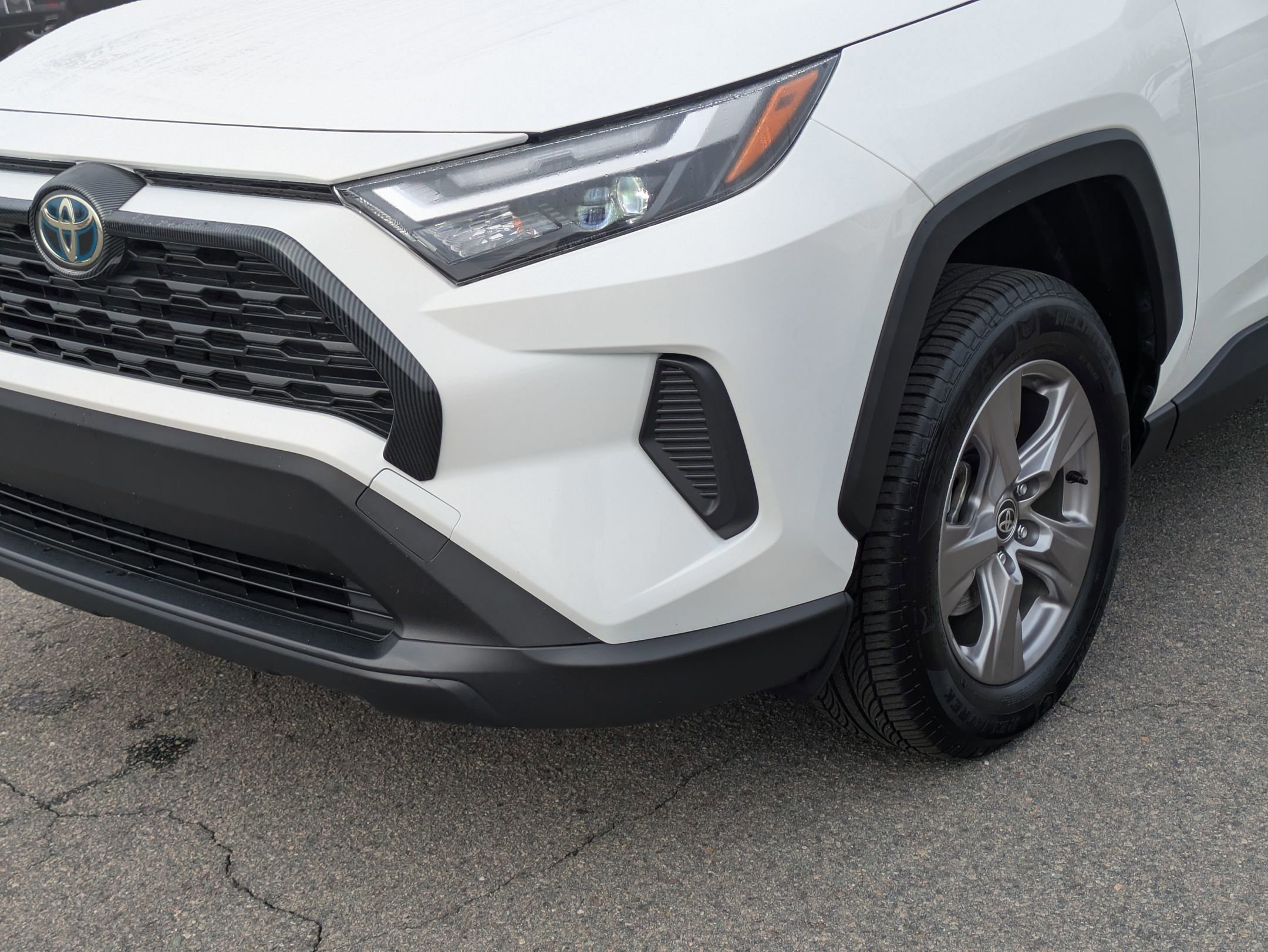 Used 2024 Toyota RAV4 XLE image 10