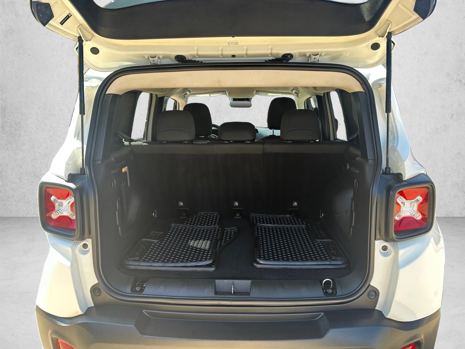 Used 2020 Jeep Renegade Trailhawk w/ Cold Weather Group AWD/4WD image 23