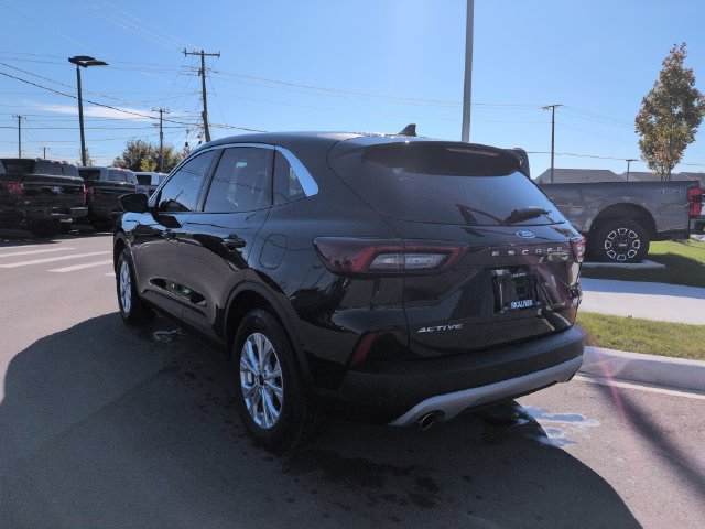 Certified 2024 Ford Escape Active w/ Tech Pack #2 AWD/4WD image 3
