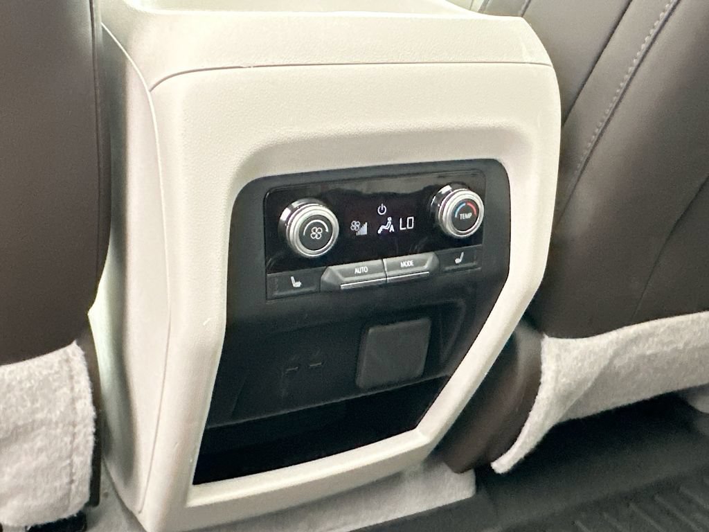Used 2024 GMC Acadia Denali w/ Super Cruise Package FWD image 4