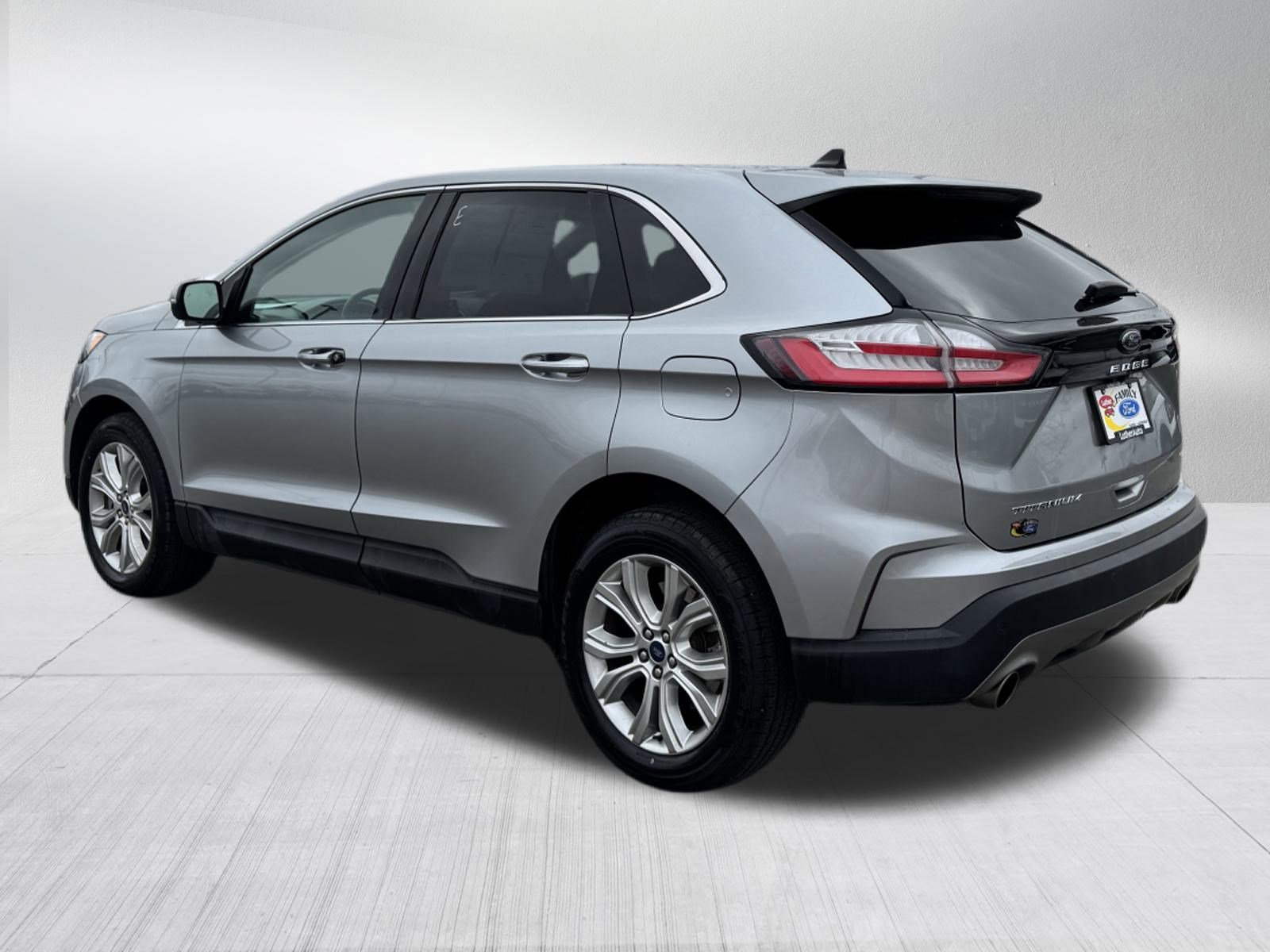 Certified 2022 Ford Edge Titanium image 3