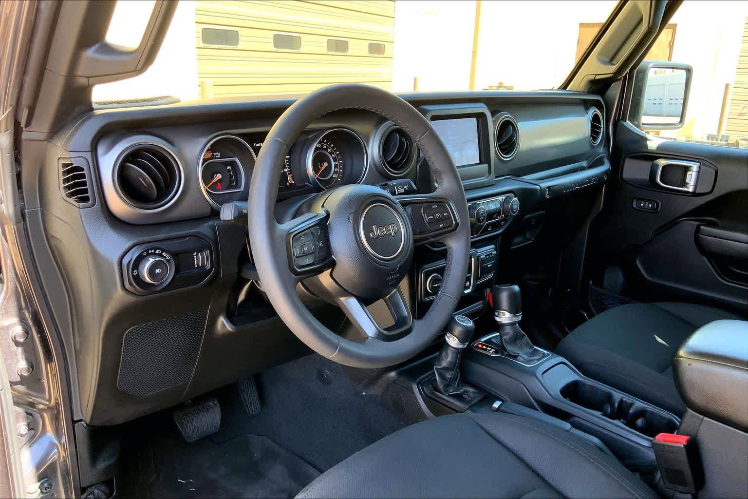 Used 2023 Jeep Wrangler Sport AWD/4WD image 18