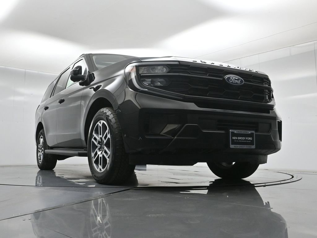 Certified 2025 Ford Expedition Active AWD/4WD image 47