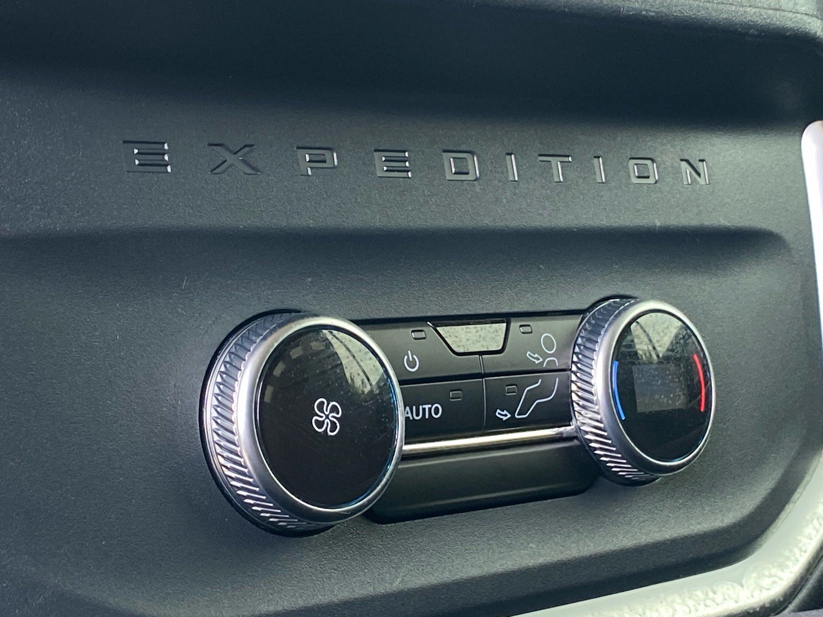 Certified 2025 Ford Expedition Active AWD/4WD image 20