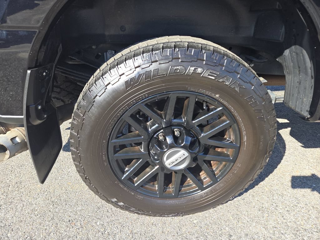 Certified 2025 Ford F250 XLT w/ Black Appearance Package AWD/4WD image 2
