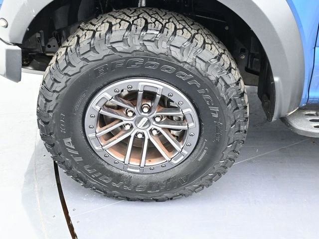 Certified 2019 Ford F150 Raptor w/ Equipment Group 802A Luxury image 9