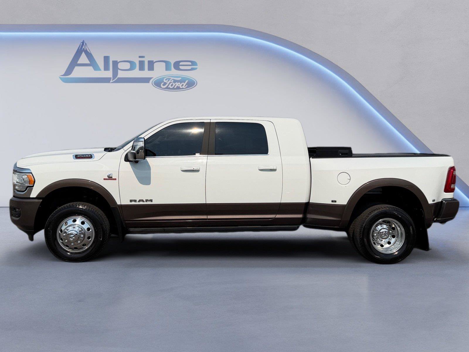 Used 2024 RAM 3500 Limited w/ Safety Group AWD/4WD image 3