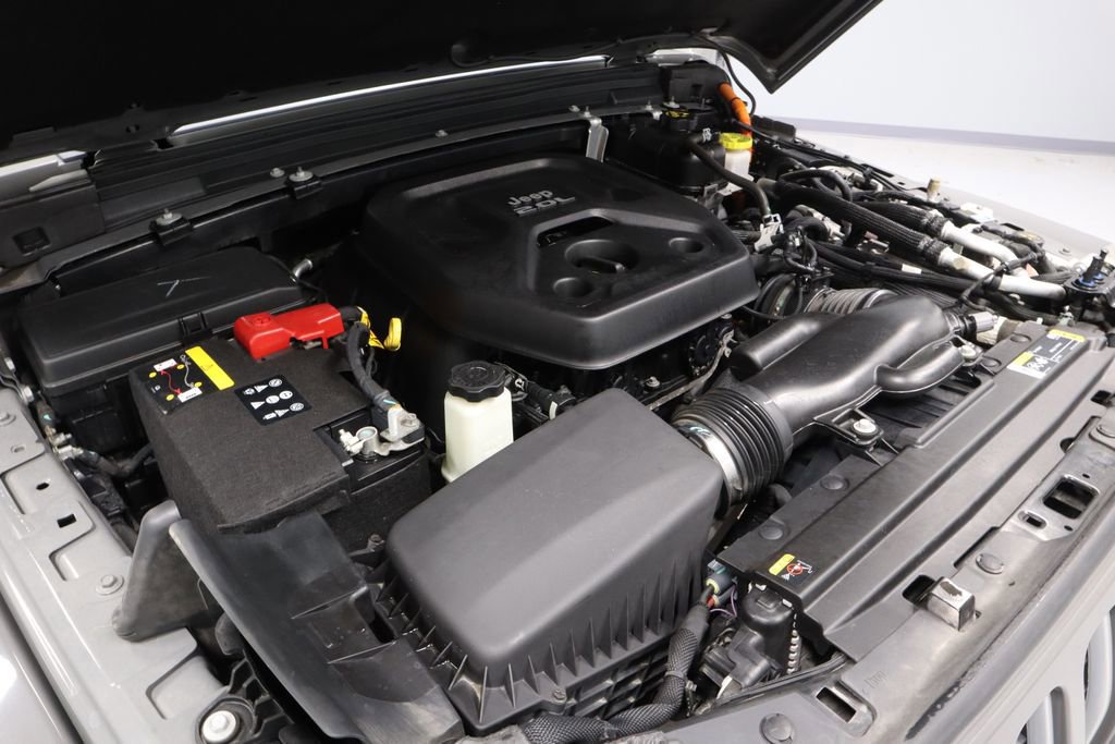 Used 2023 Jeep Wrangler Unlimited Sahara AWD/4WD image 15