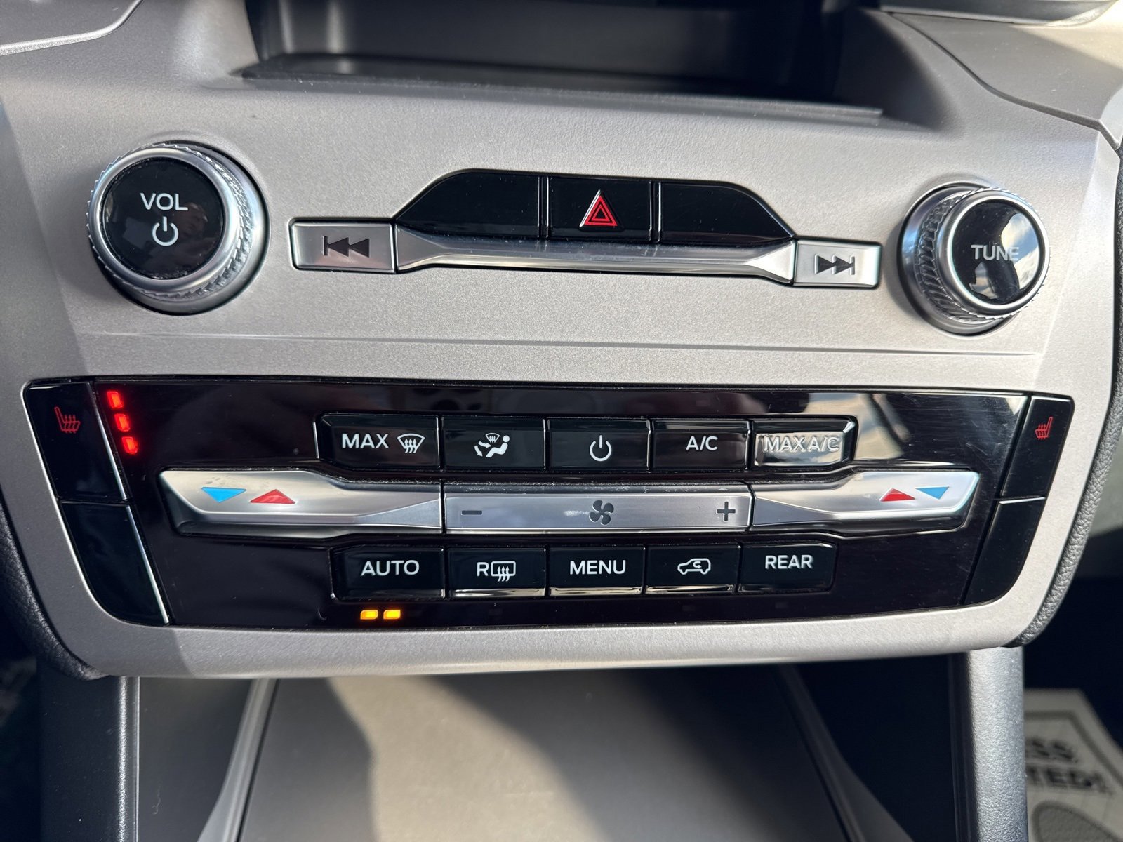 Certified 2023 Ford Explorer XLT image 32