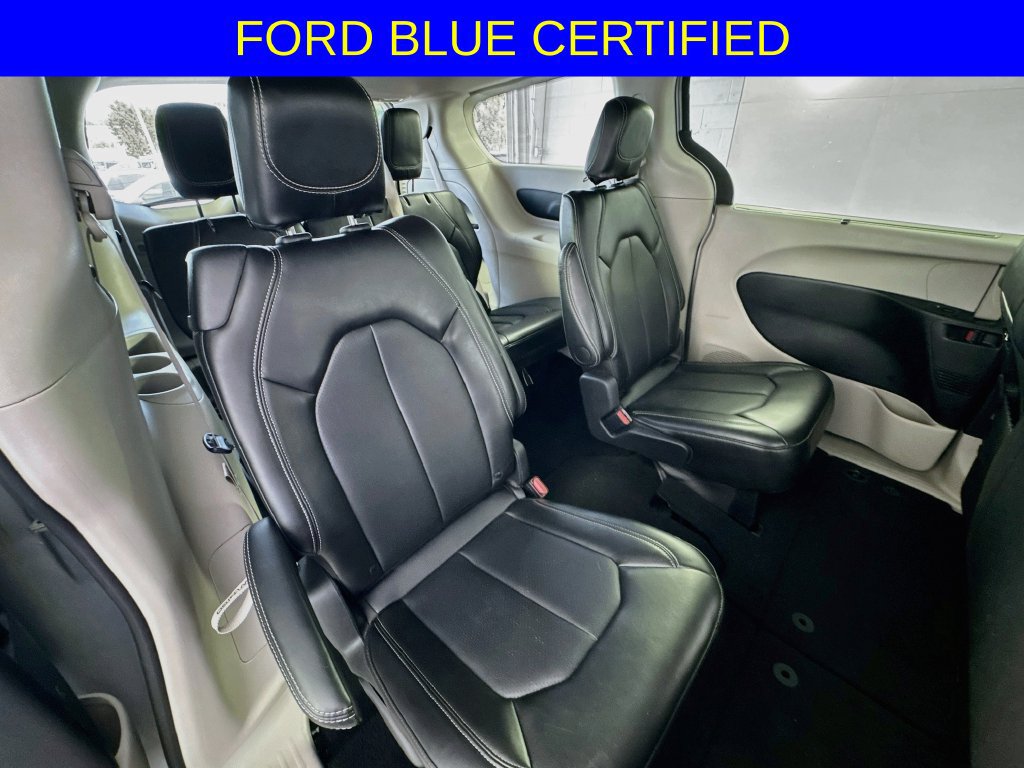 Used 2024 Chrysler Pacifica Touring-L FWD image 30