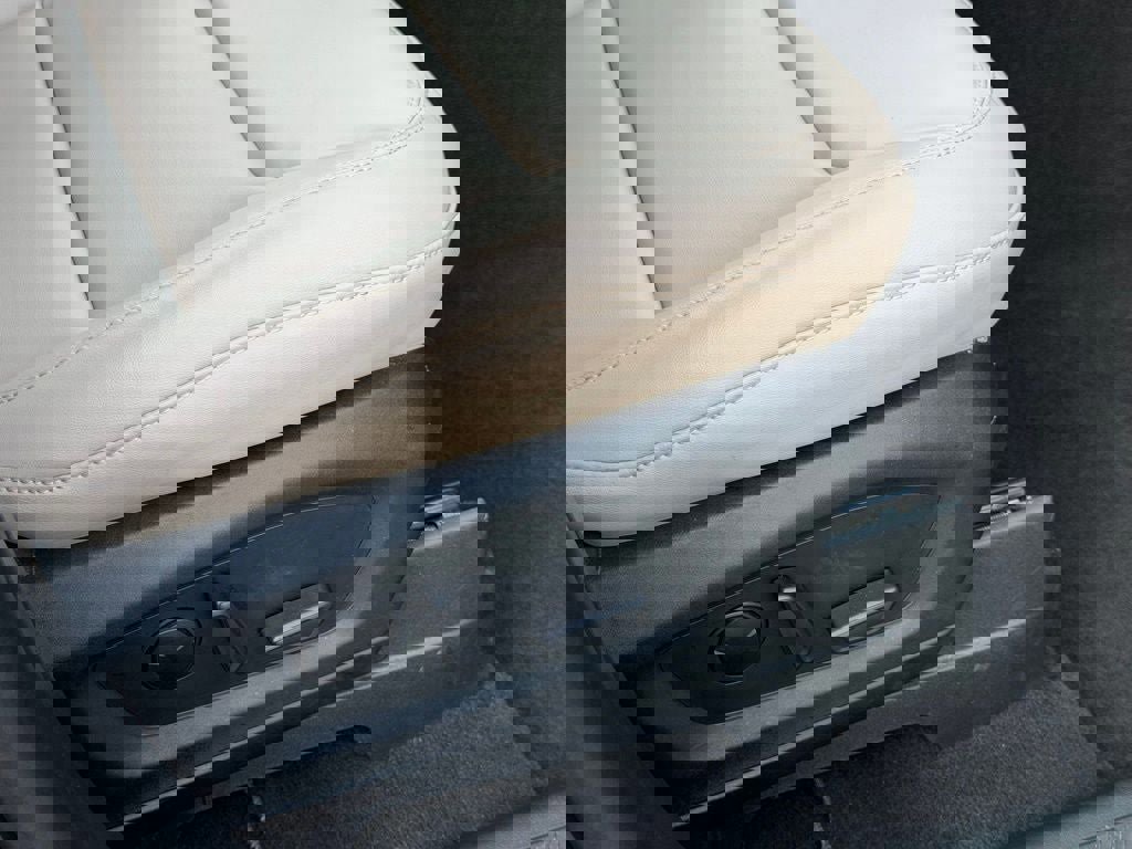 Certified 2023 Ford Explorer XLT w/ Equipment Group 202A image 30