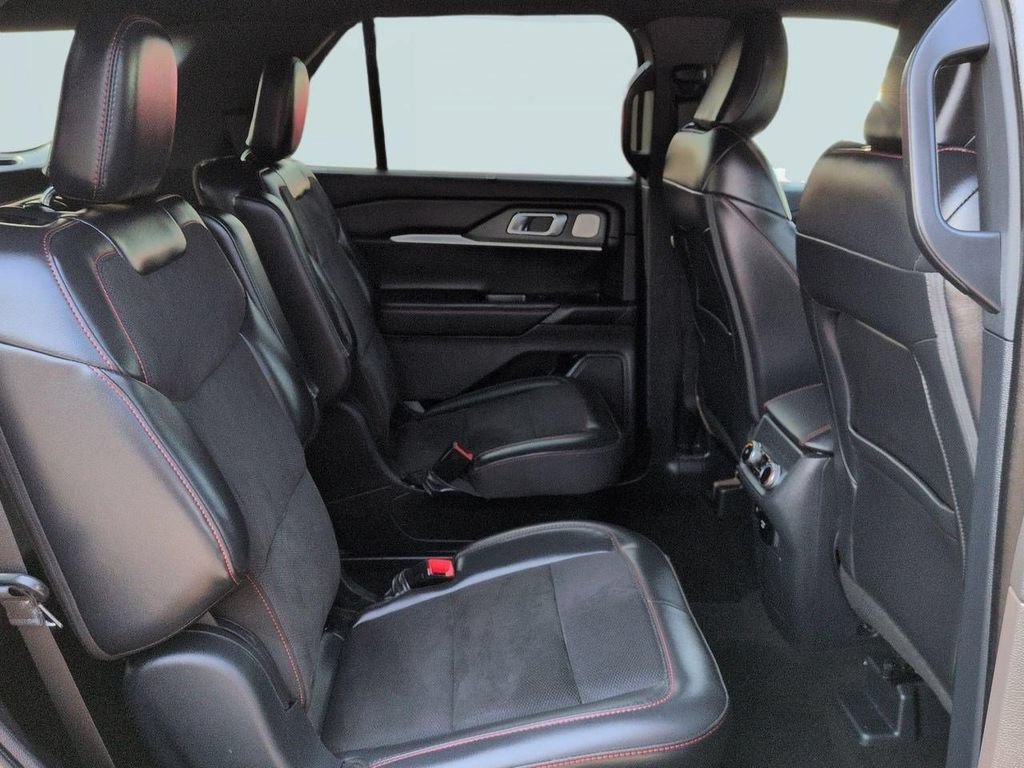 Certified 2025 Ford Explorer ST AWD/4WD image 30