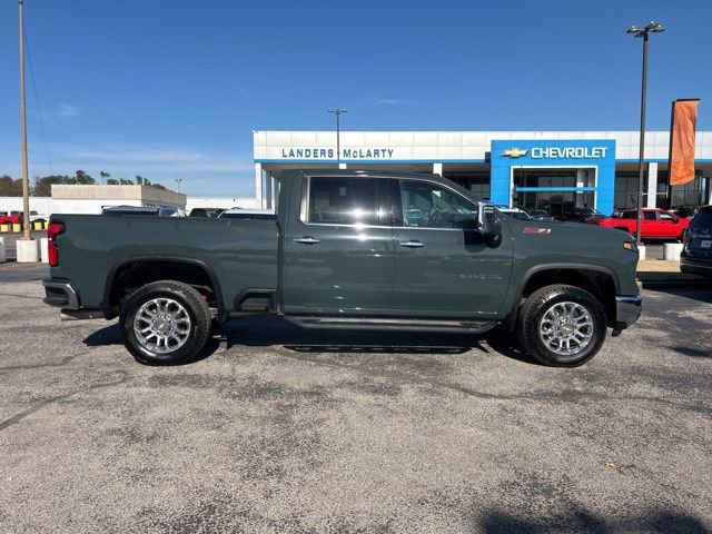 Used 2025 Chevrolet Silverado 2500 LTZ w/ LTZ Convenience Package image 6